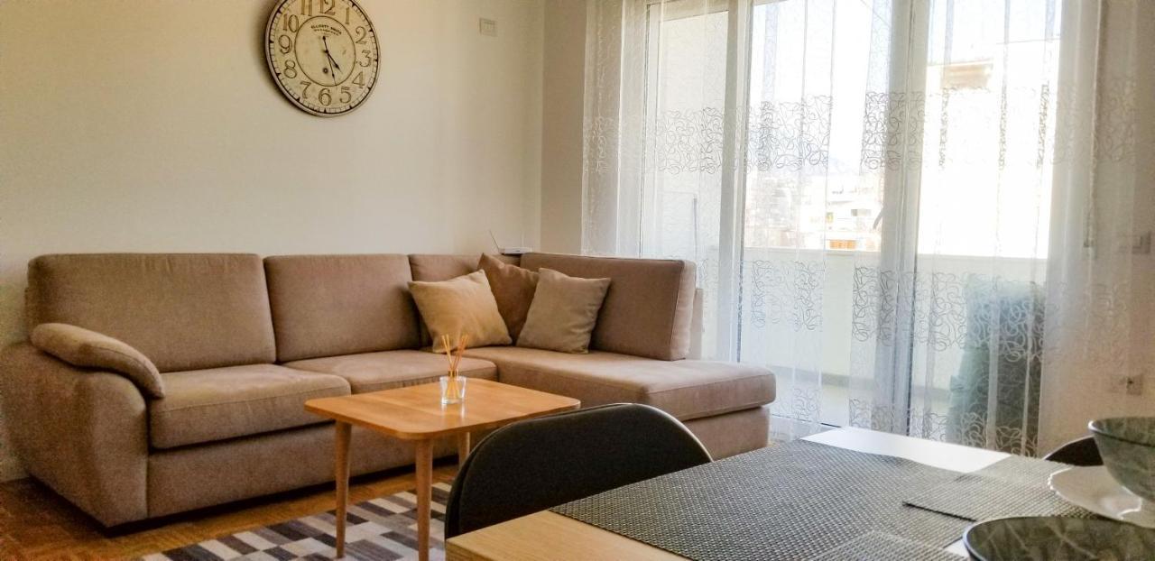 City Center Cute And Comfy Apartment - Ajia Apartments Тирана Экстерьер фото