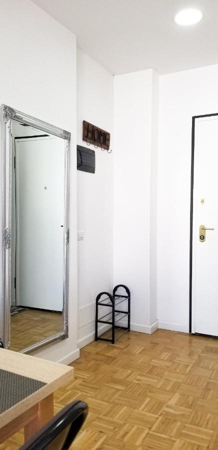 City Center Cute And Comfy Apartment - Ajia Apartments Тирана Экстерьер фото