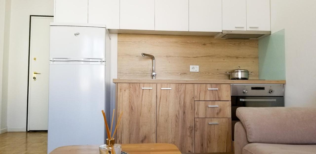 City Center Cute And Comfy Apartment - Ajia Apartments Тирана Экстерьер фото