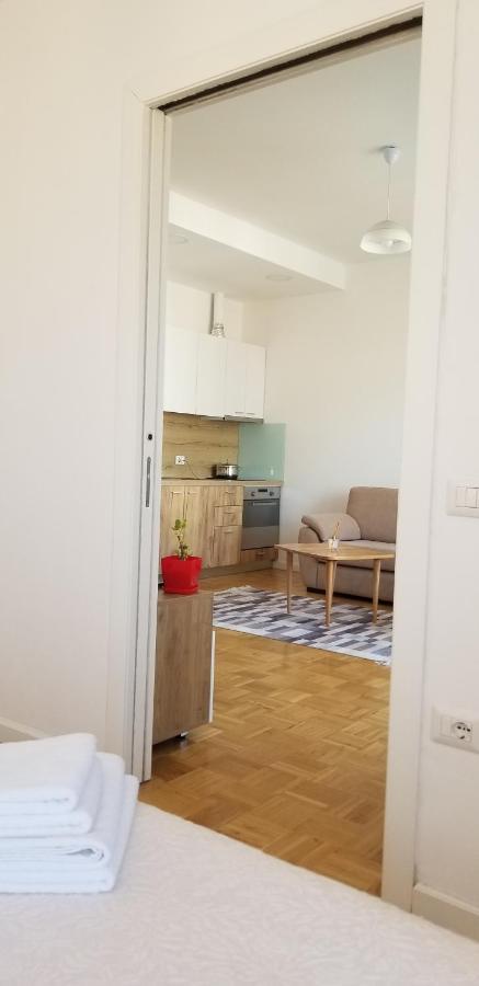 City Center Cute And Comfy Apartment - Ajia Apartments Тирана Экстерьер фото