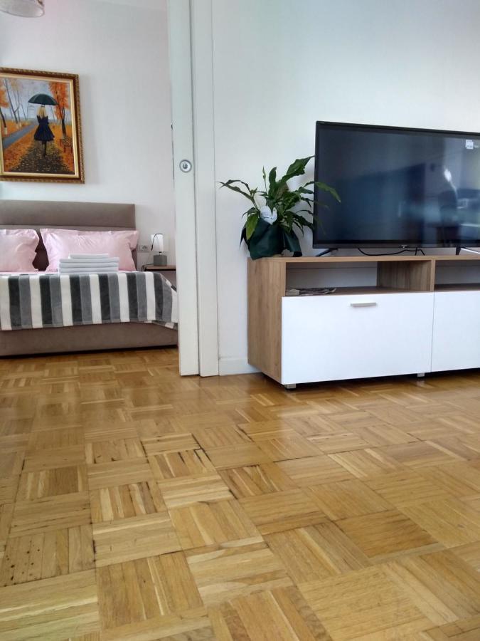 City Center Cute And Comfy Apartment - Ajia Apartments Тирана Экстерьер фото